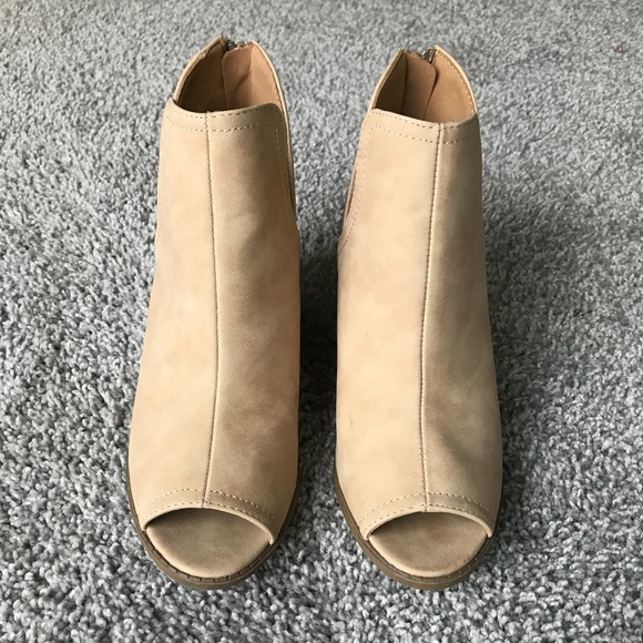 Qupid Booties - Picture 1 of 6